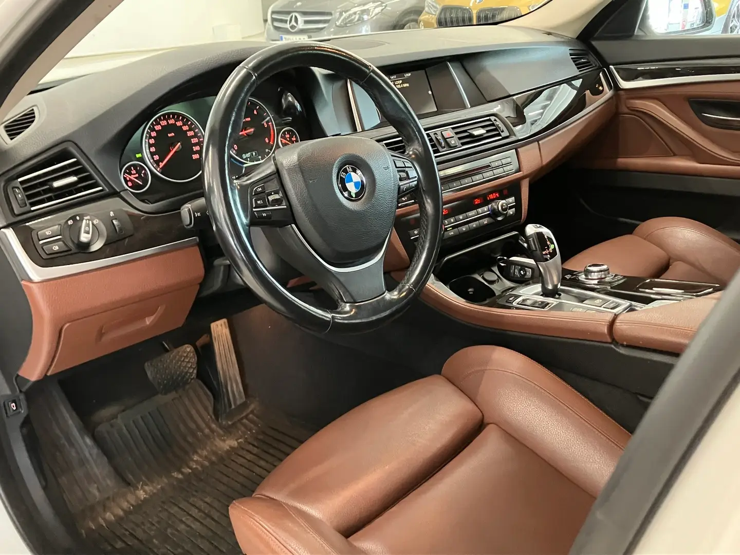 Car Image - 37kjHxqsmwUtrzNgeHtRyX