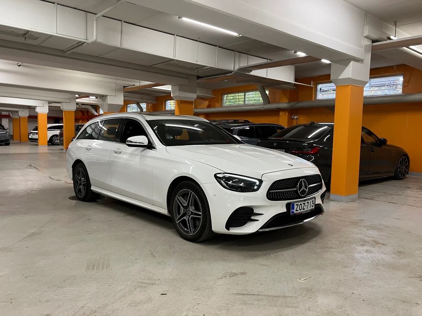 Car Image - 42P0MiZ3lNhNdKOLF01VMc