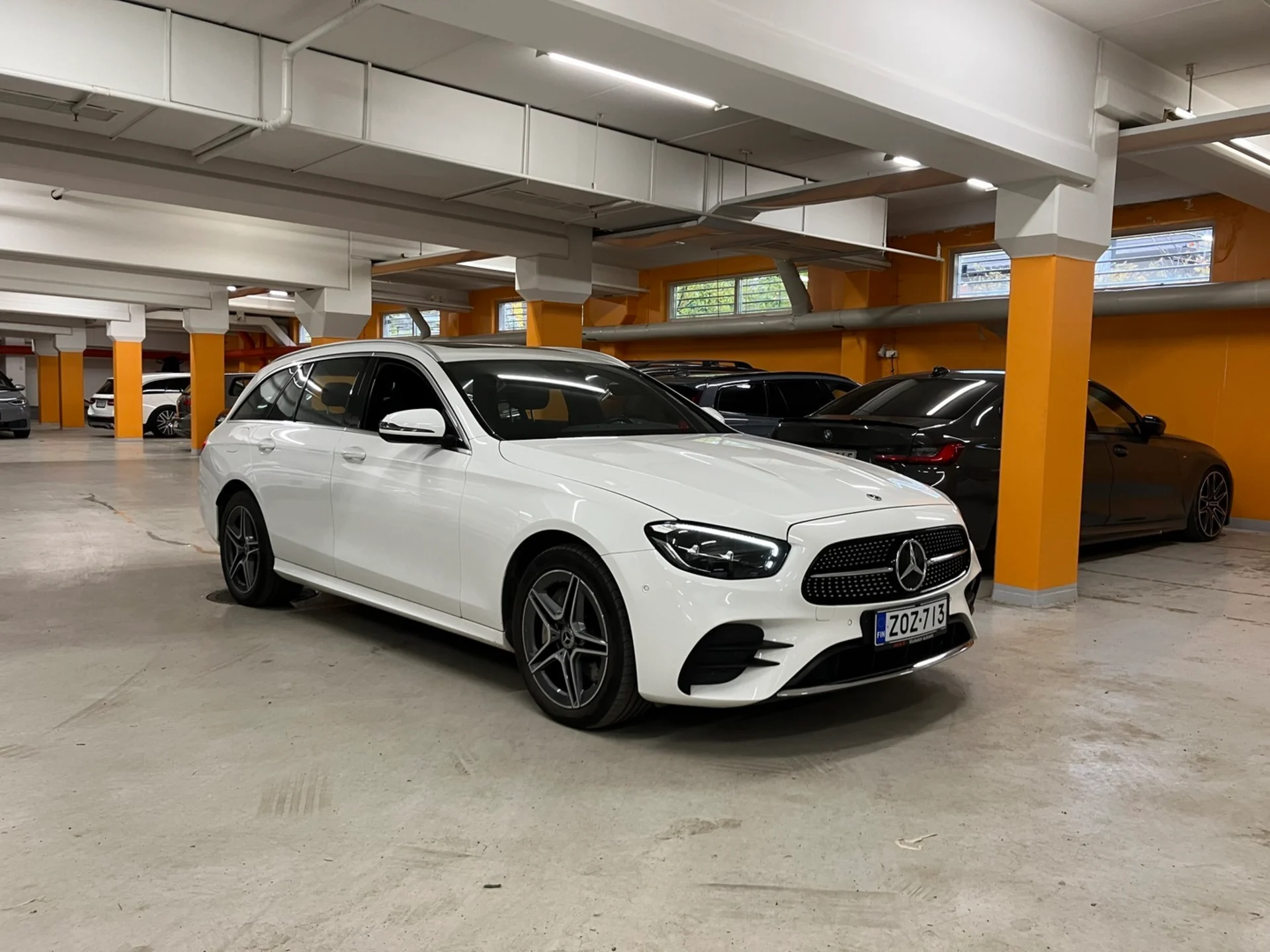 Car Image - 42P0MiZ3lNhNdKOLF01VMc
