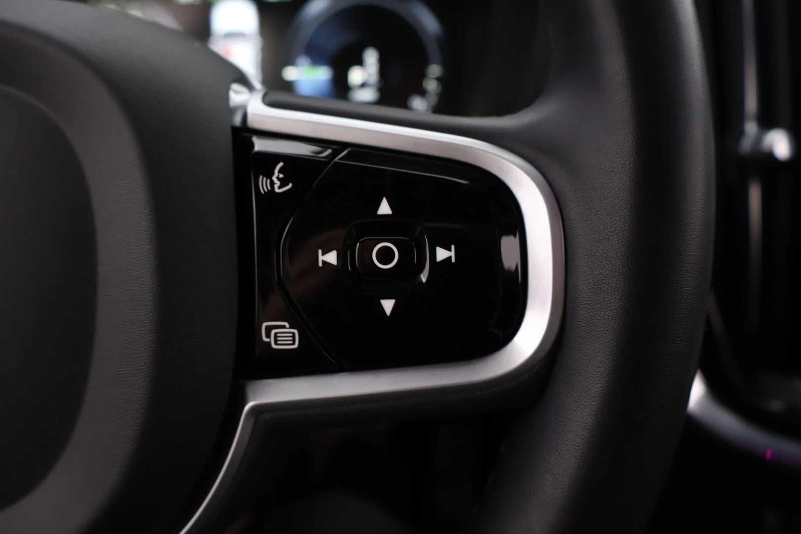 Car Image - 2MdhOvLNvFVDzzhQeGgpZC