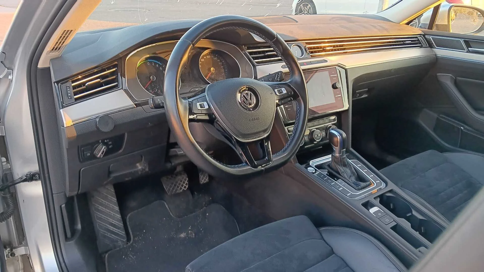 Car Image - 6O8Dr9Bw4HetnkkyFI3BwB