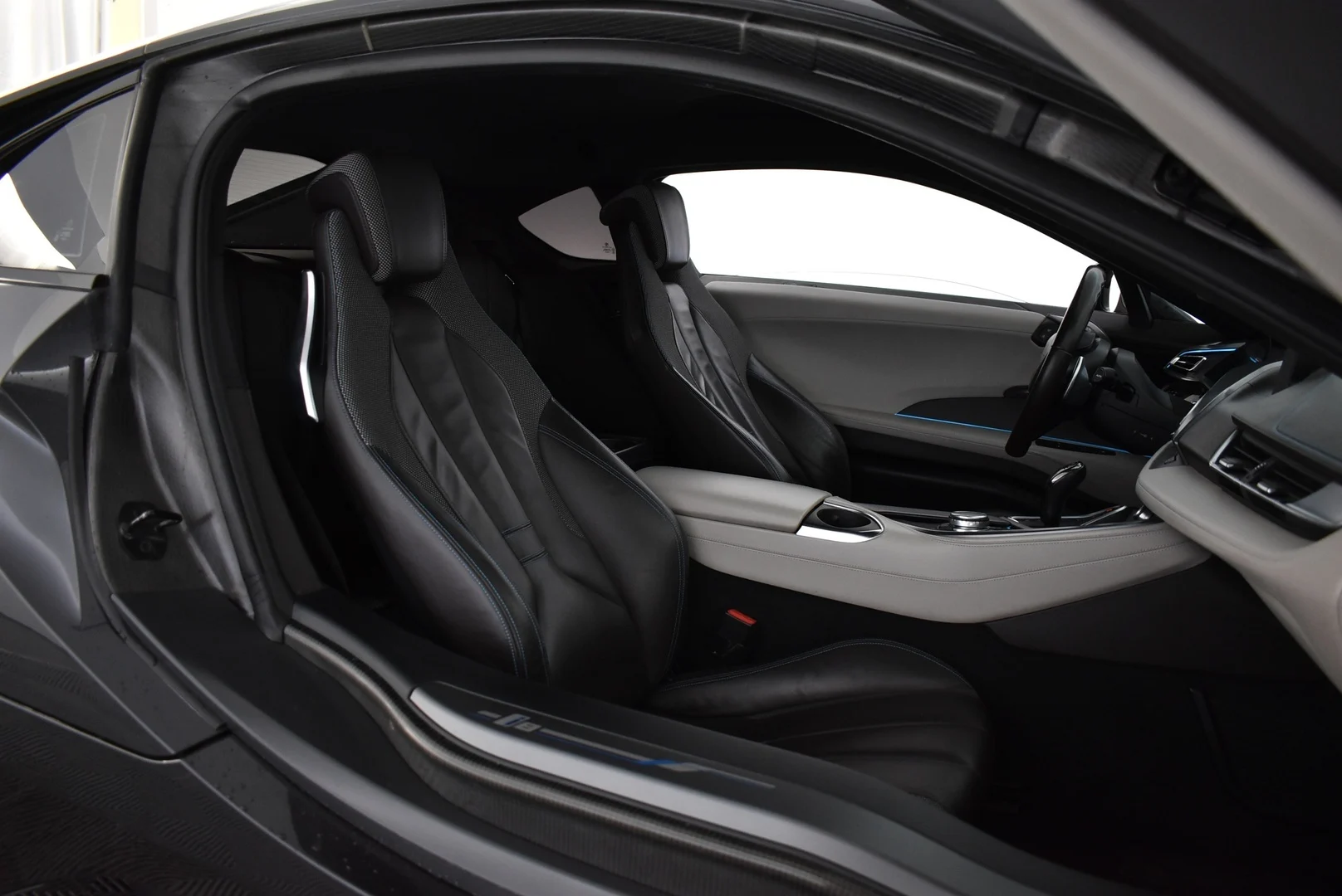 Car Image - 1TeLBy6DsI19GpBxOMqkmX