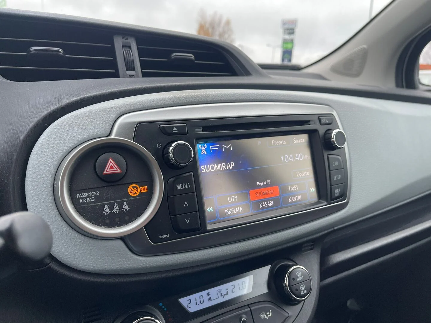 Car Image - 8221N0qHfjq8zy1fjQPtu