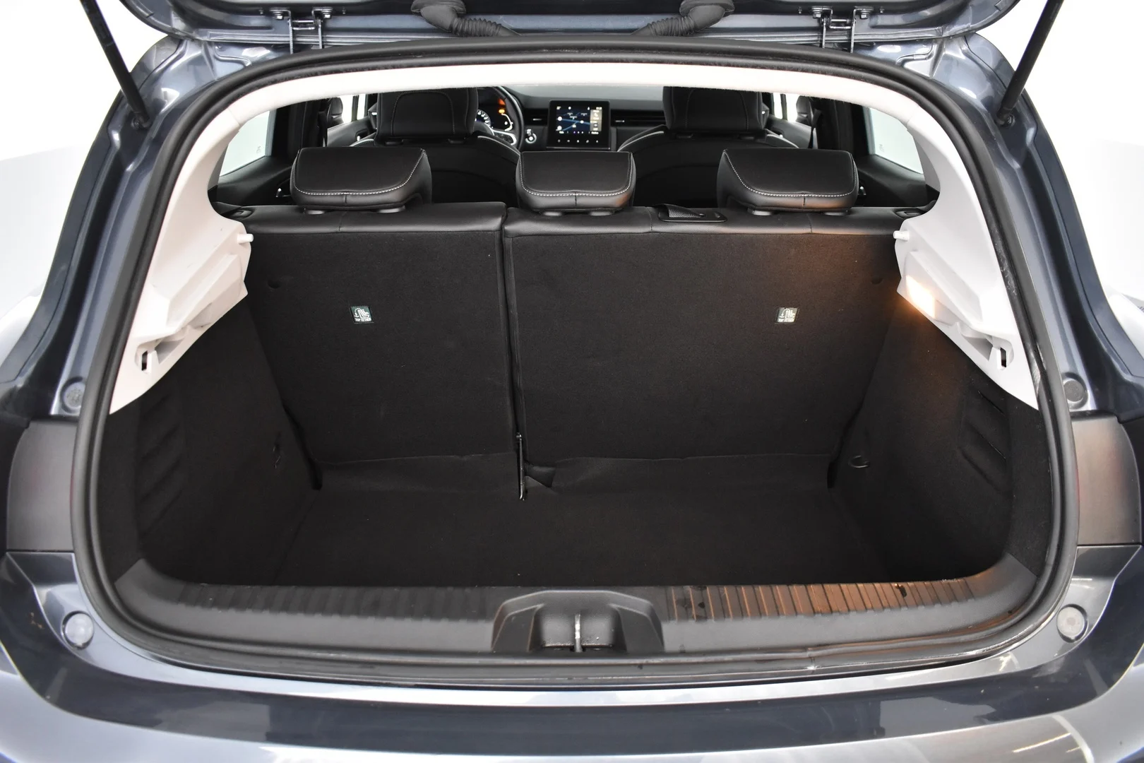 Car Image - 1JdpKv0SI4LkAgDE29RBCb