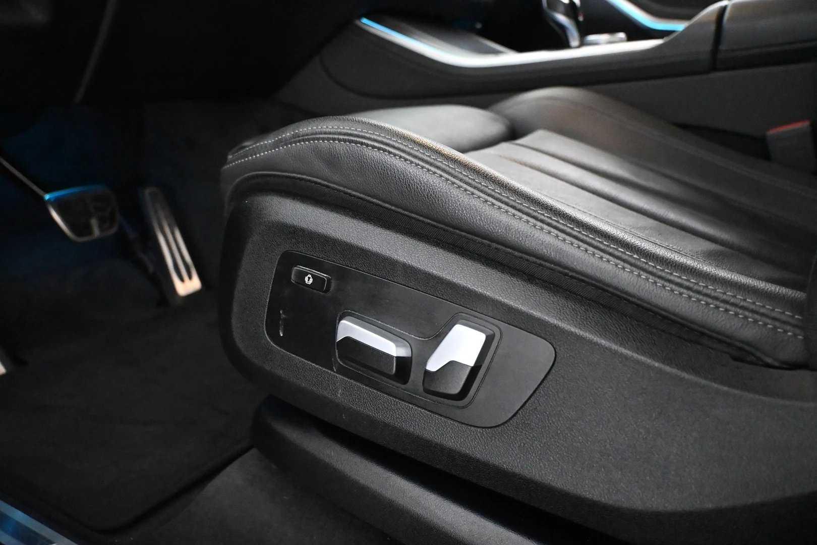 Car Image - 3JuIXUr4ibjFMEsQMz2xd2