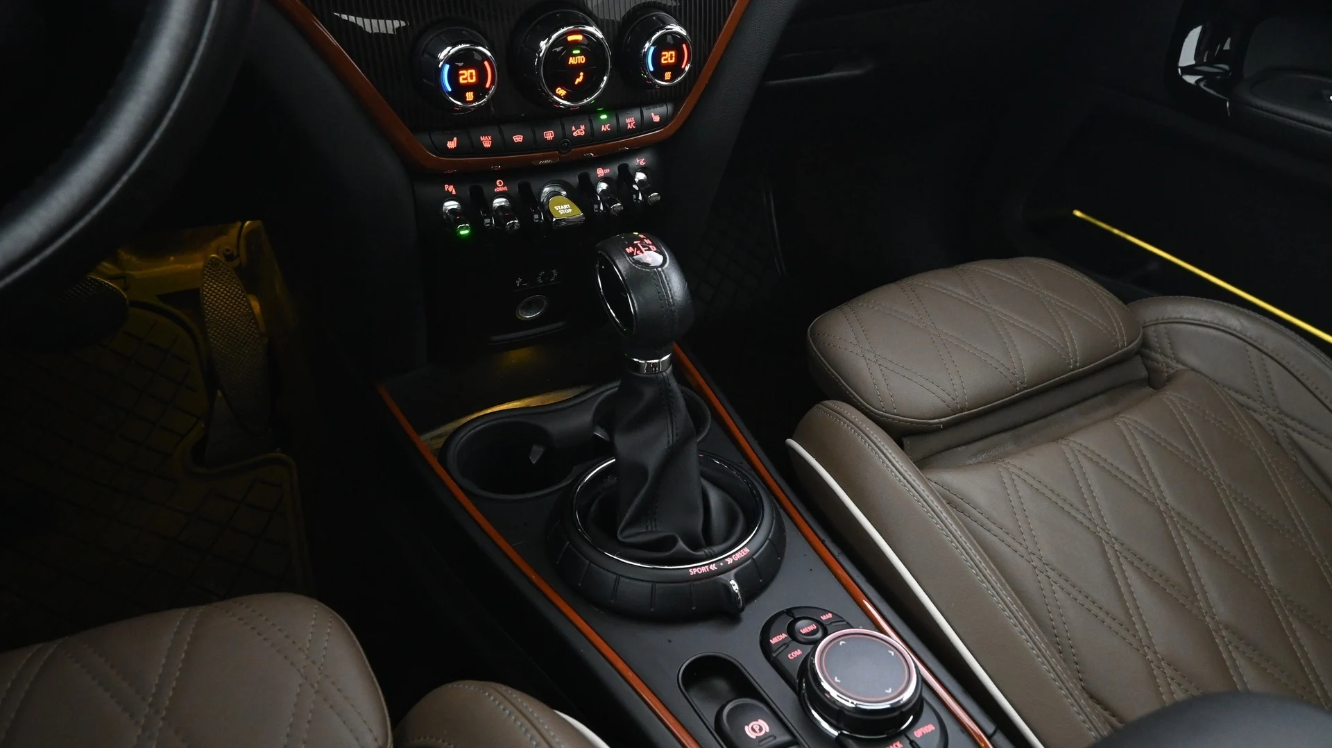 Car Image - 6QMWjWuo4ZqsJV5SzgEY9G