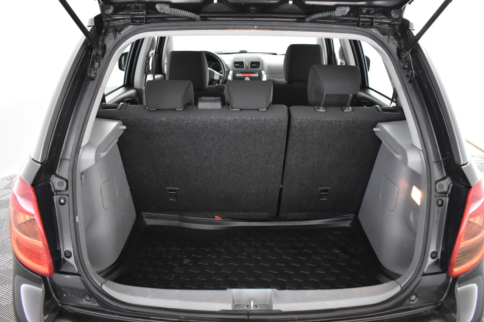 Car Image - 2gCm74f5GLrtZF53YNEDF5