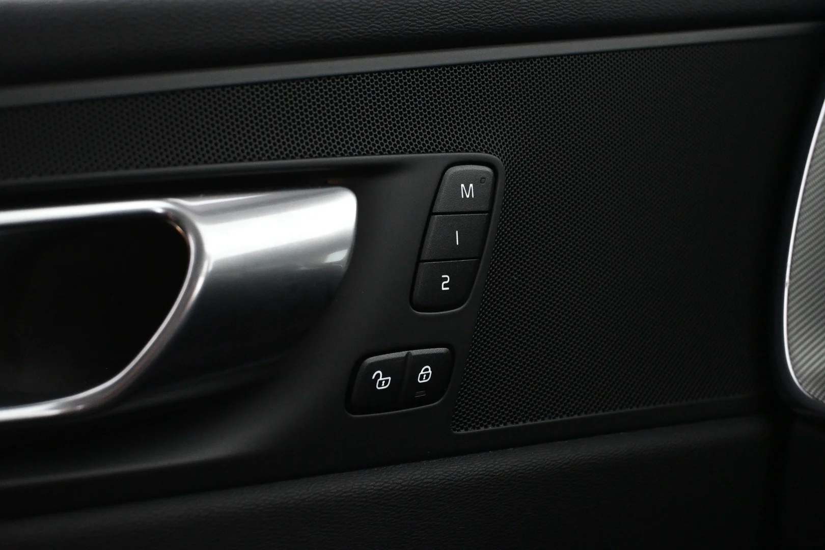 Car Image - 6bV15DpUPWJKIf401LAf6e