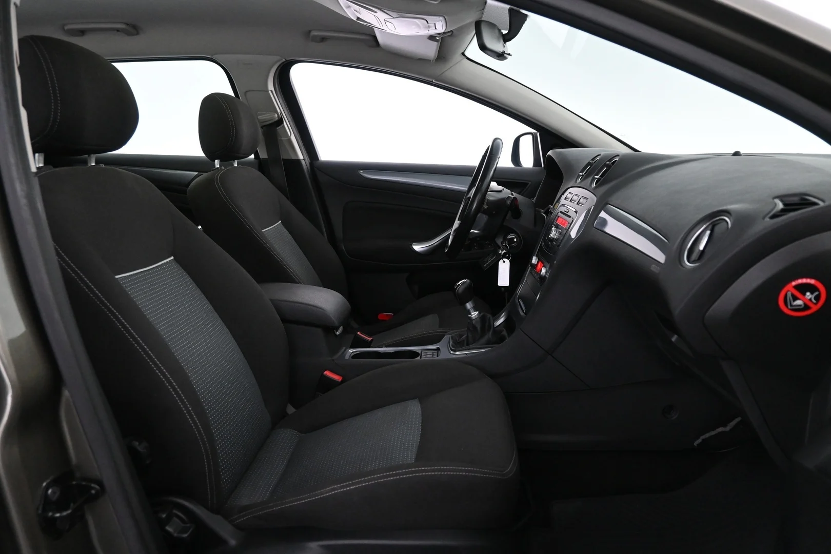 Car Image - 6PMAN7QL9bE4DOuUdZSn4F