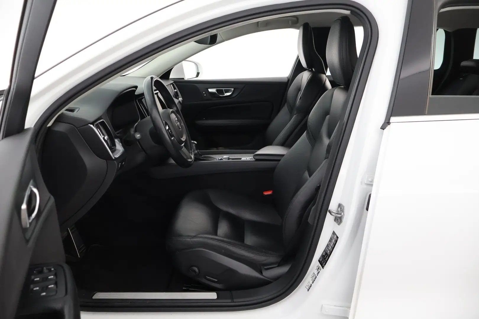 Car Image - 2SdPEQC1UwNLt0xIjPxigJ