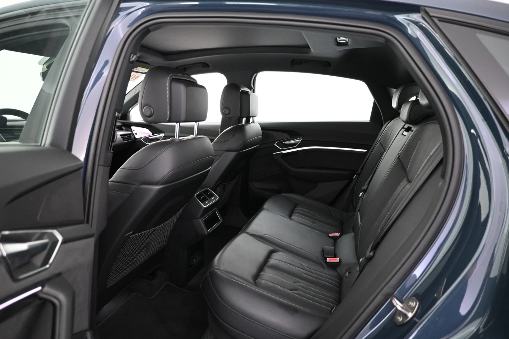 Car Image - 3VgidGU4GjRGluOBAdLlKo