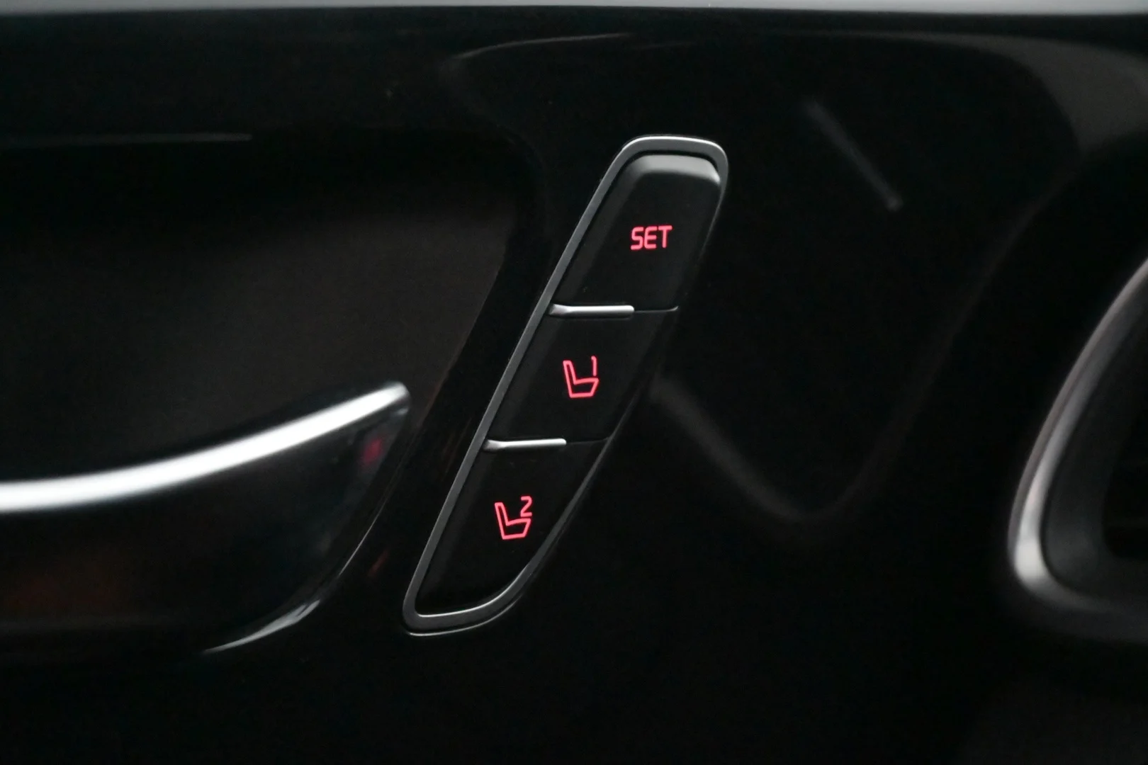 Car Image - 1J4WAiJMBYRmWknlWVXm0p