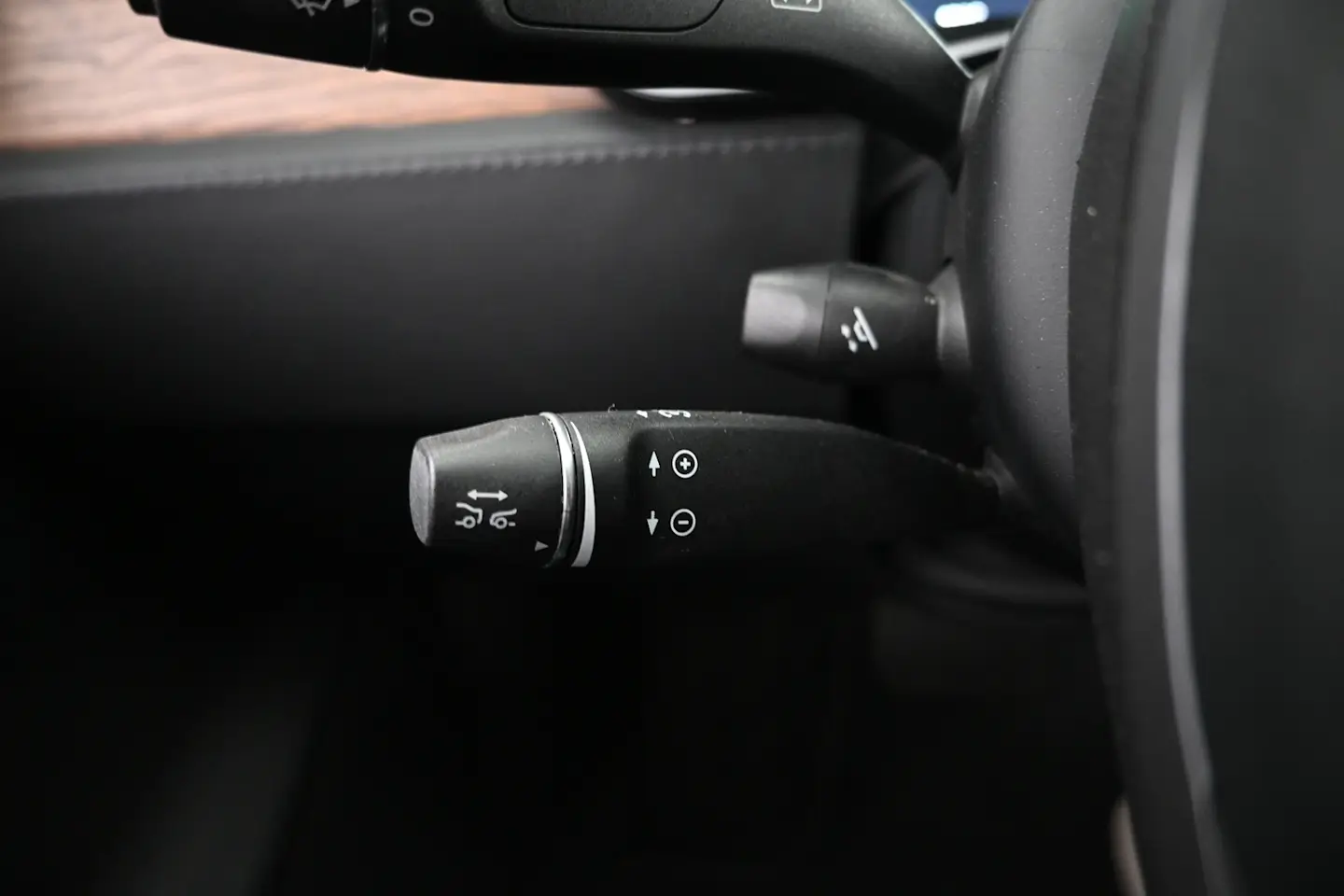Car Image - 583G0ag8Vzekd8d5Lwxrlg