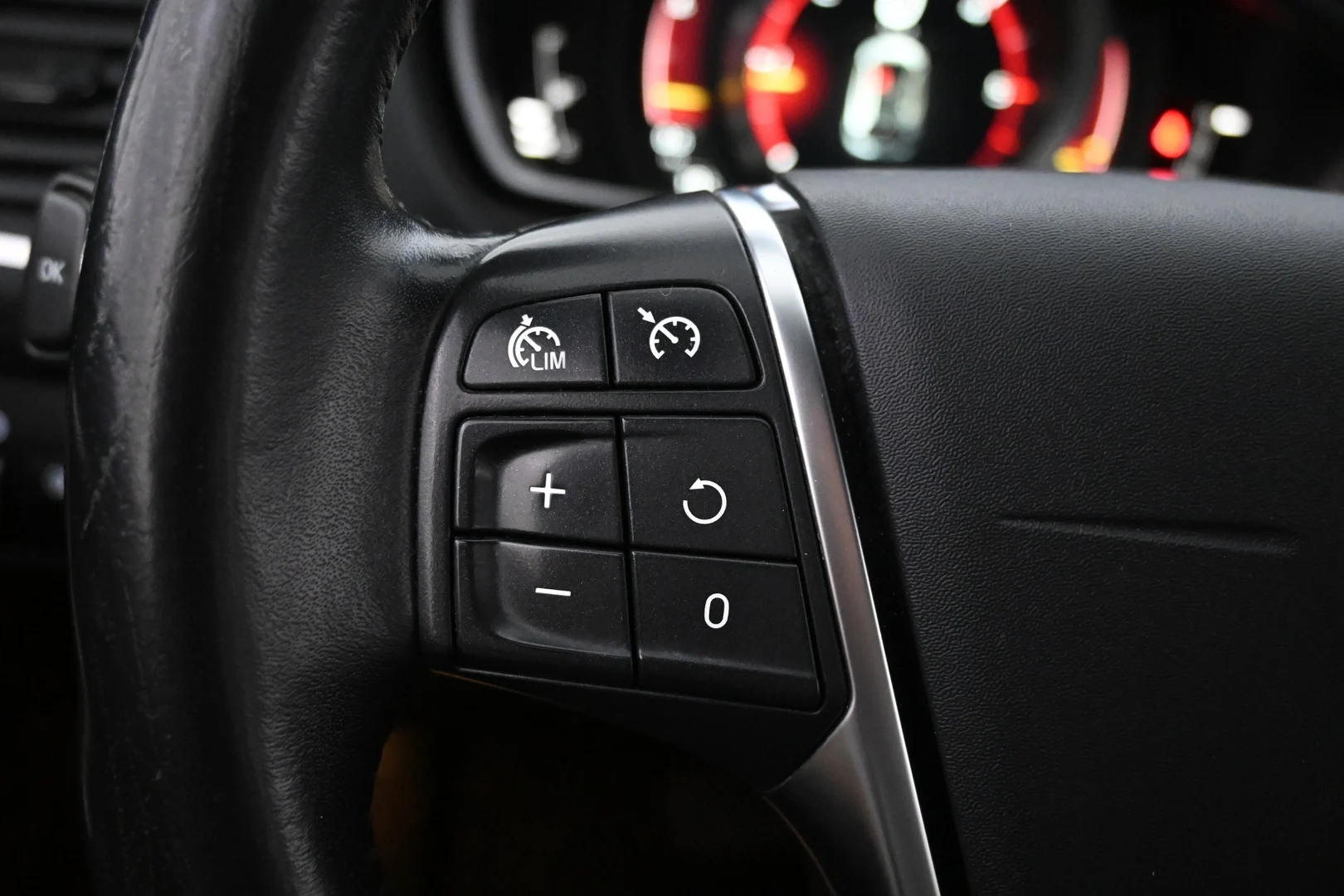 Car Image - 1AVFHJdAd02kDrYJgHkTBz