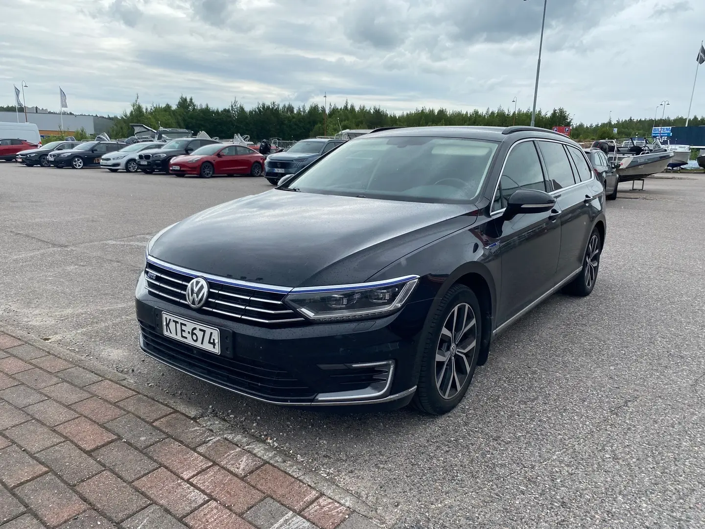 Car Image - zWCTa2t8R8PMMeJ0z7C75