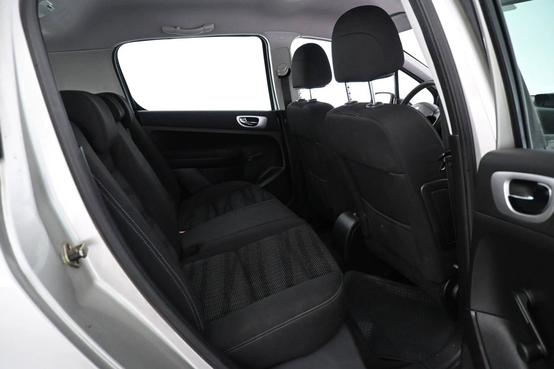 Car Image - 5jyXIKhiuwayWbooB9NfN6