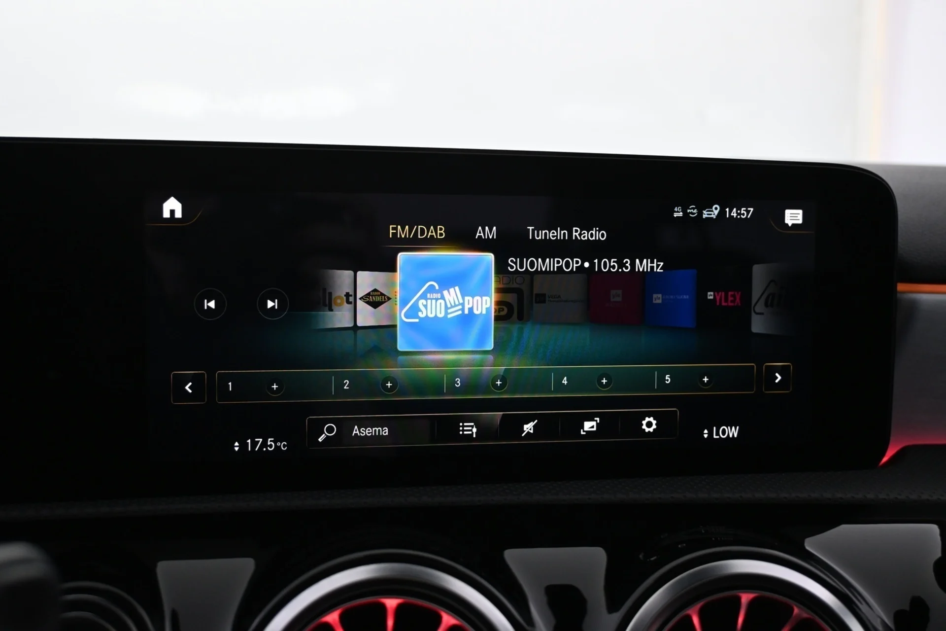 Car Image - 6OCb2r1HhRXv9CccbG1yZc