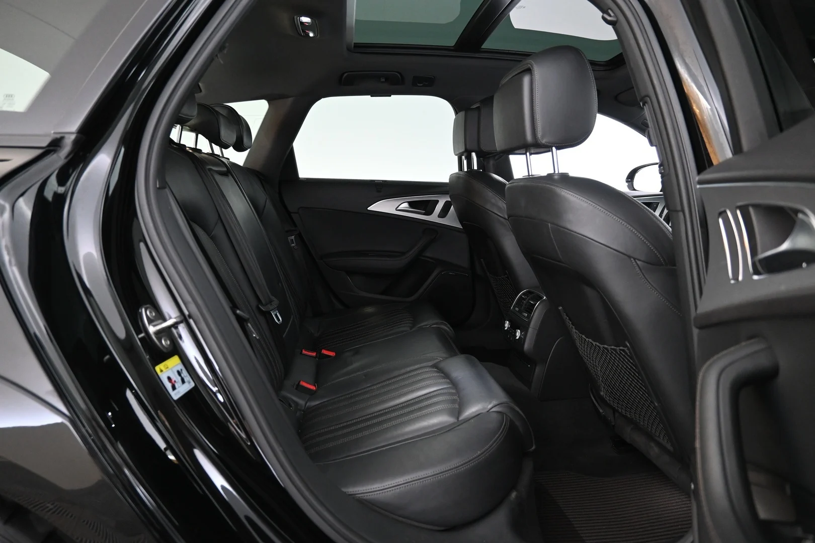 Car Image - 4MRR1QX5nBYBmeeujK2YLG