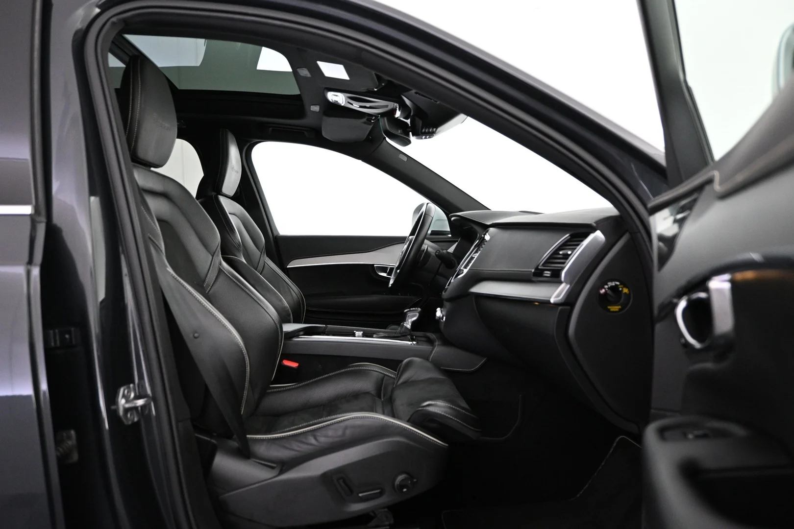 Car Image - OA0GS9tcnkzoU4BYm9eBL