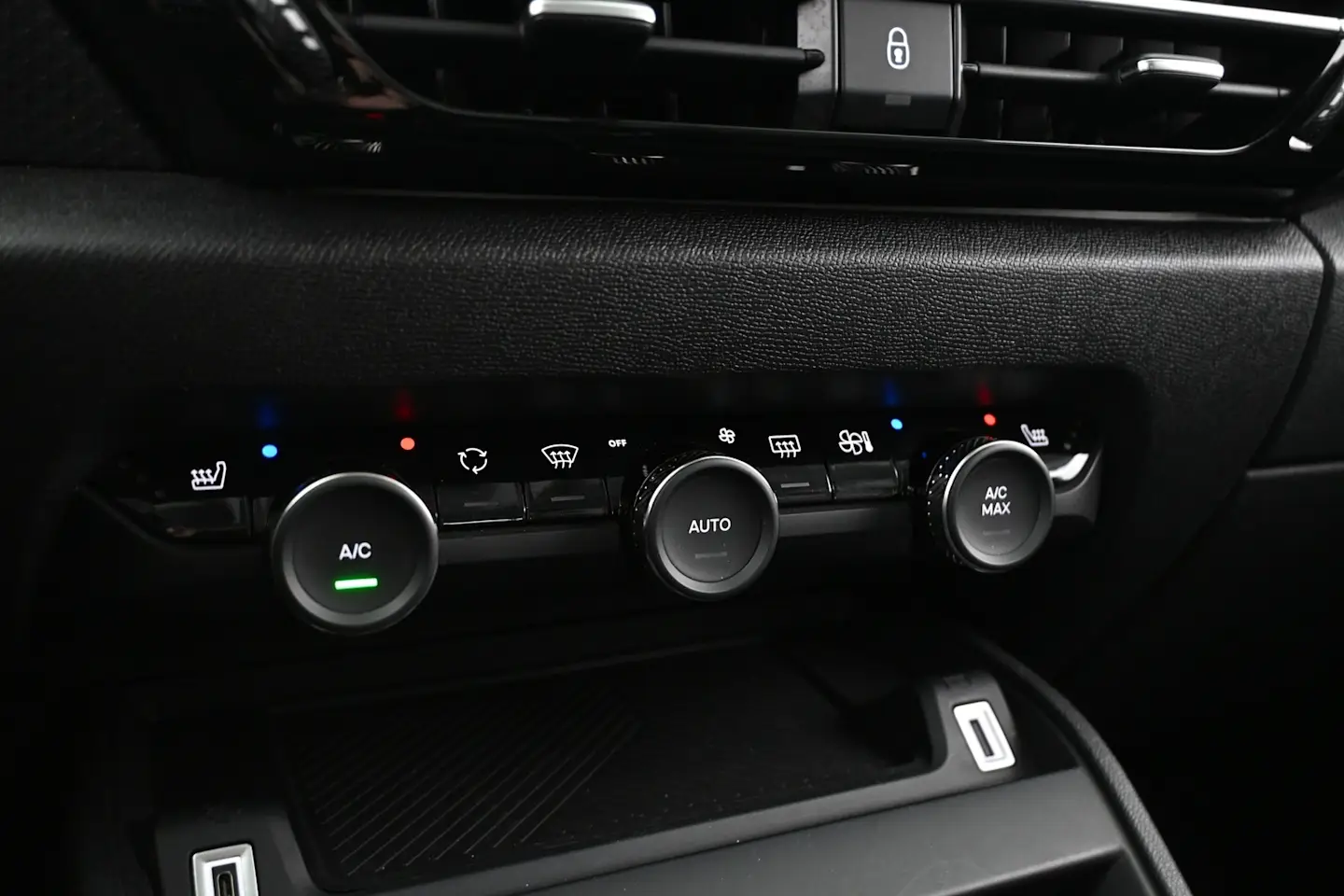 Car Image - 3olIPgj792PQOr6AdHpHBz