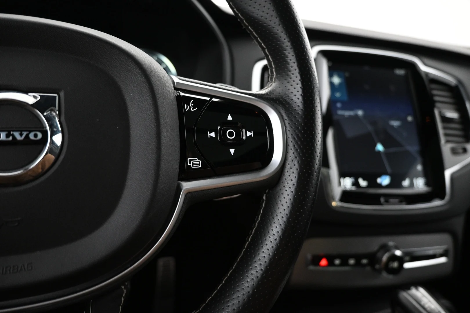 Car Image - OA0GS9tcnkzoU4BYm9eBL