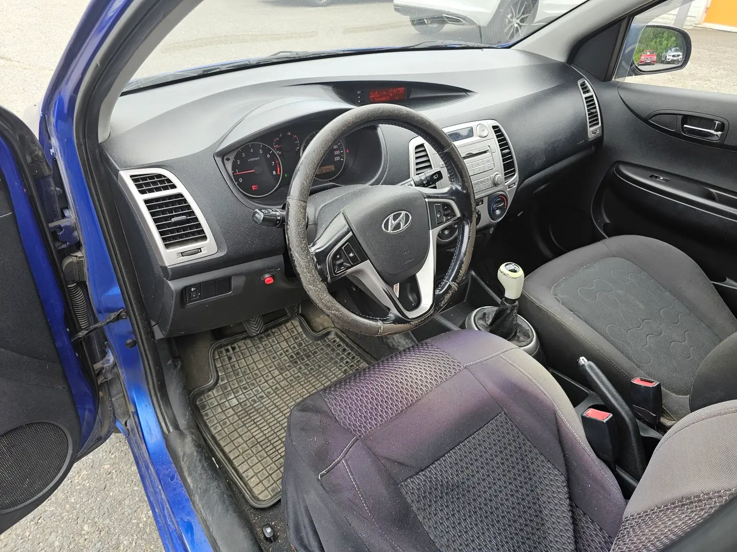 Car Image - 4Zg9pjDRYFOQXWDxy0I67u