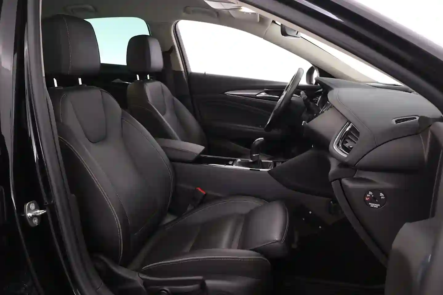 Car Image - 33SzX4x8d4EcSCVxbxnzdo