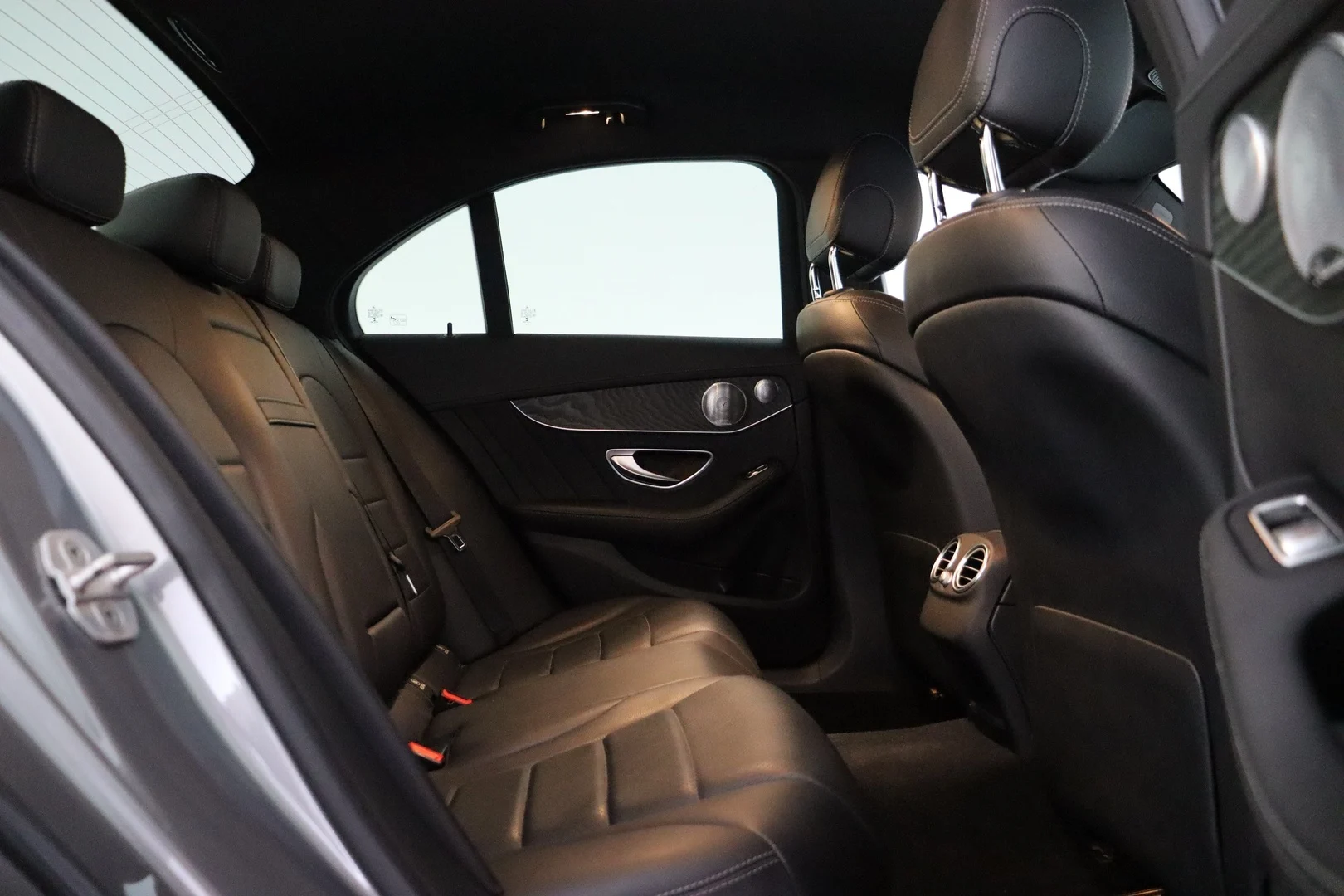Car Image - 318NuSNwRrsaCdq3Gl6SQd