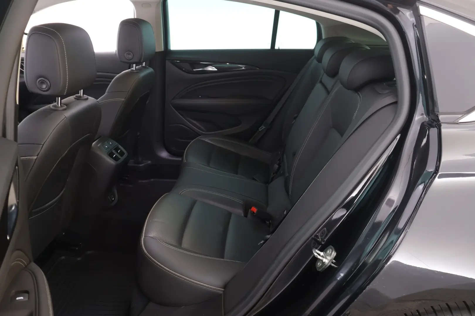 Car Image - 6ZpiFdJeLFY4i0Dn8hp2te