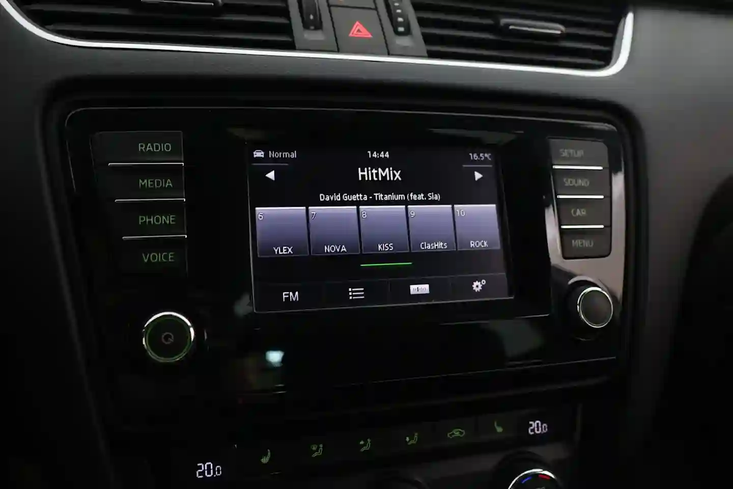 Car Image - 2qJEkn3y4aAt4X34cXeWC3