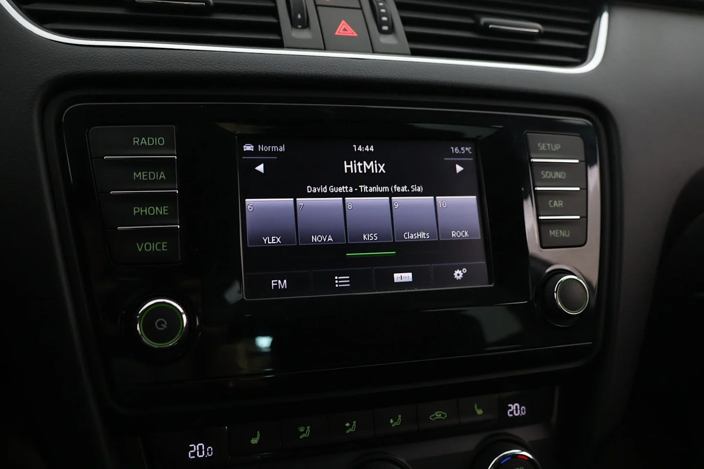 Car Image - 2qJEkn3y4aAt4X34cXeWC3