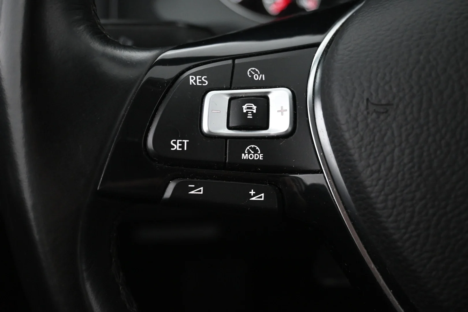 Car Image - 4Tvu7Xsk1TBDQnAc6LTXm4