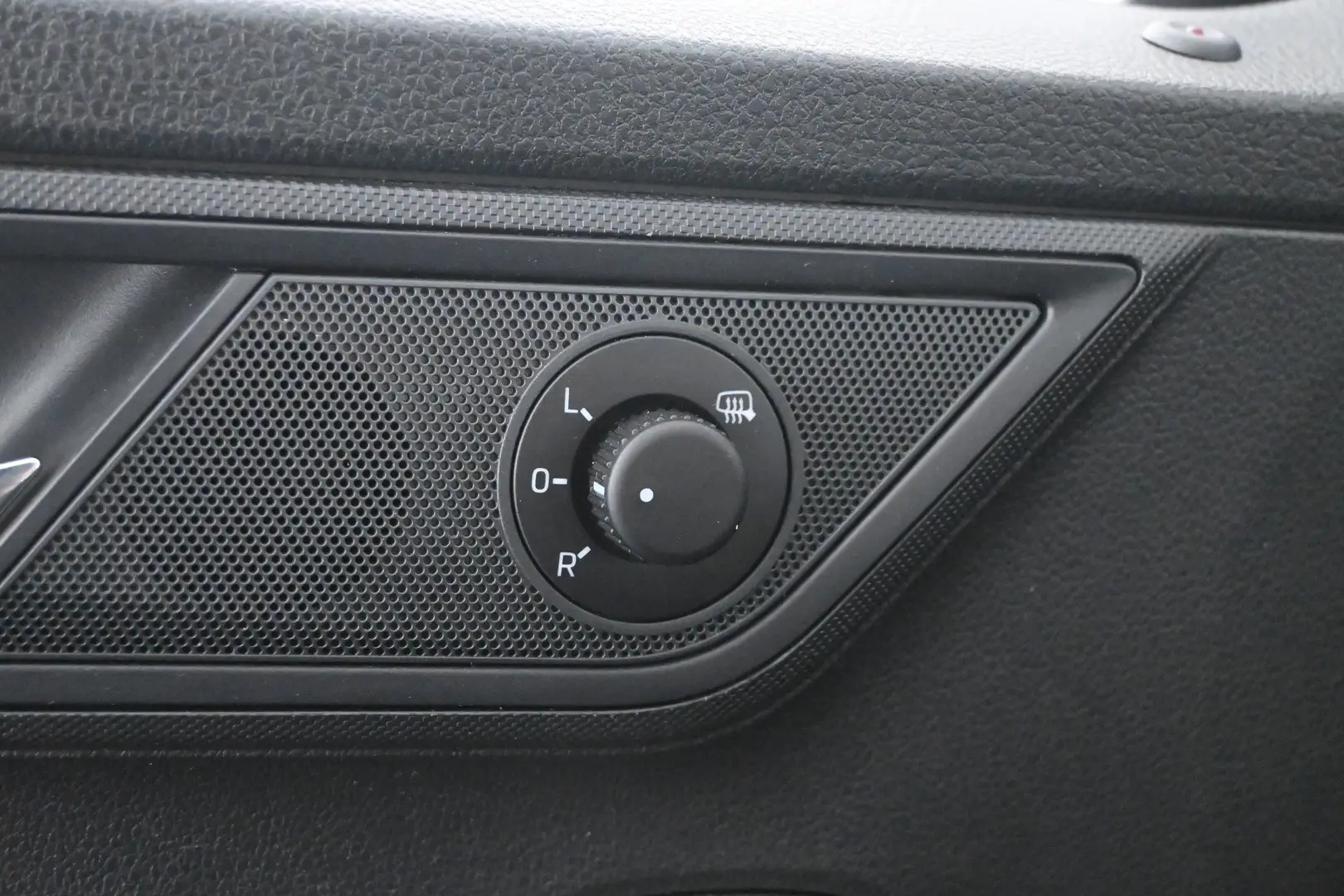 Car Image - ElVHj4VRRE6tH3tTio58G