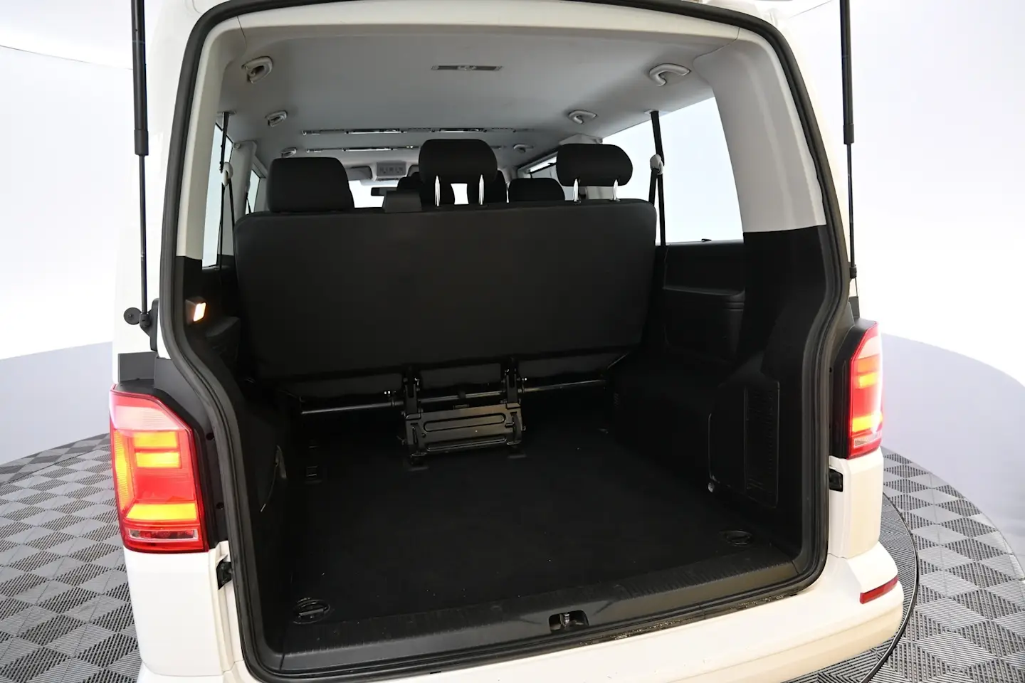 Car Image - 3GfW9TrlohFSf9gKHTDRqr
