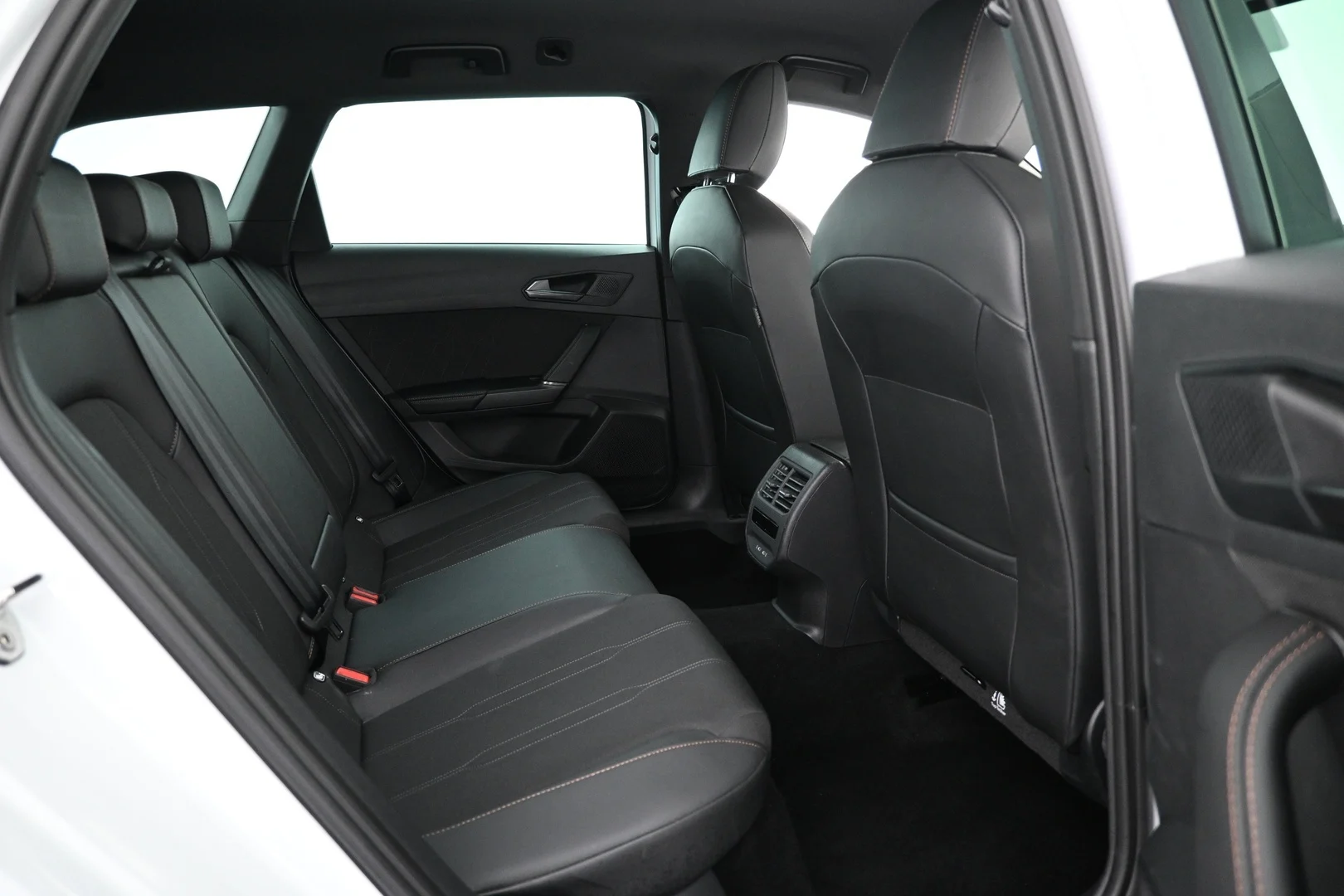 Car Image - 2R6pKSttT4oaZ7A7BxnMMK