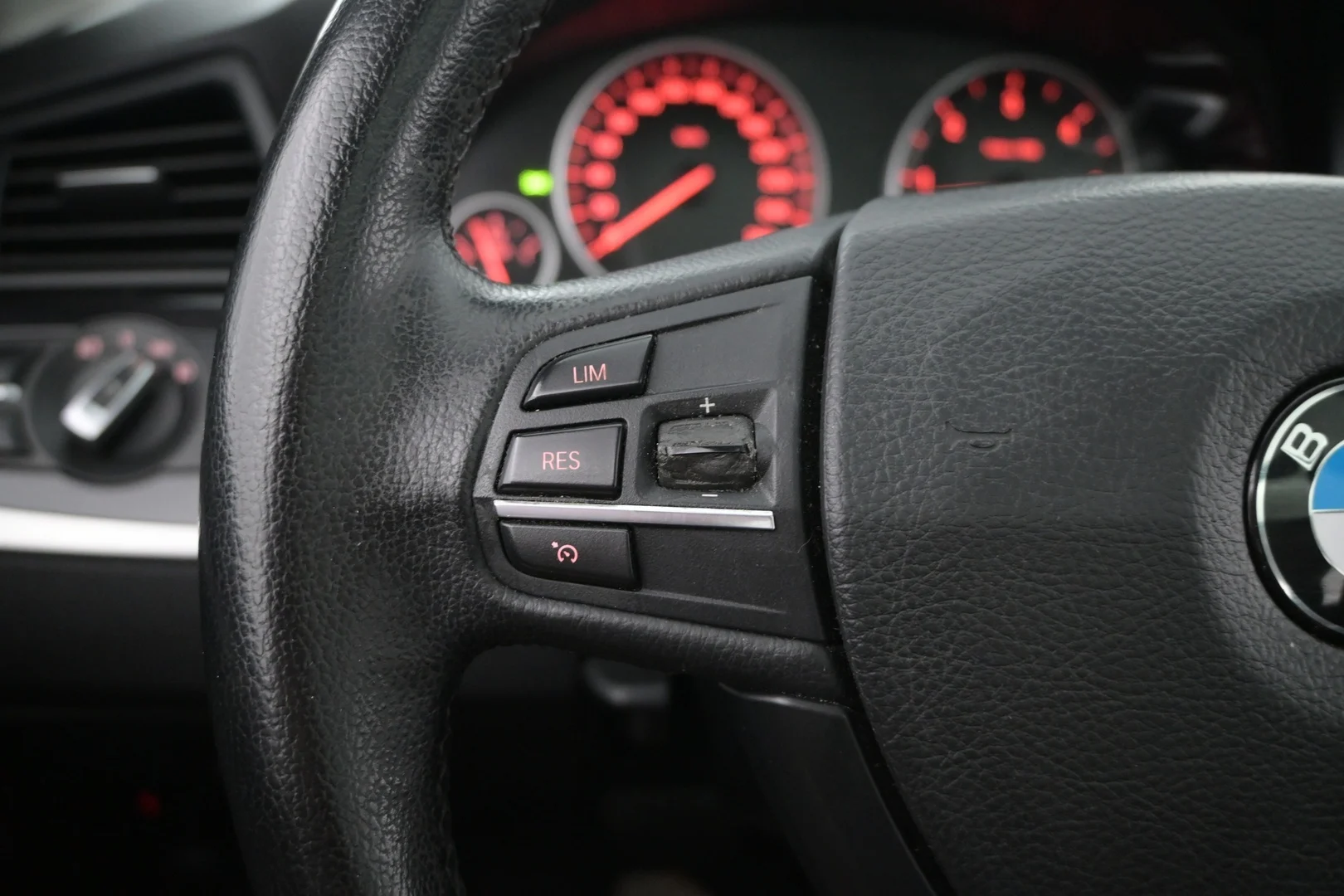 Car Image - 5m7h64mworLUtoMuoSxaGp