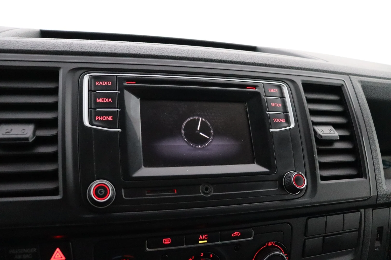 Car Image - 5YOZZQ4JNNlVicdN6fDKbD