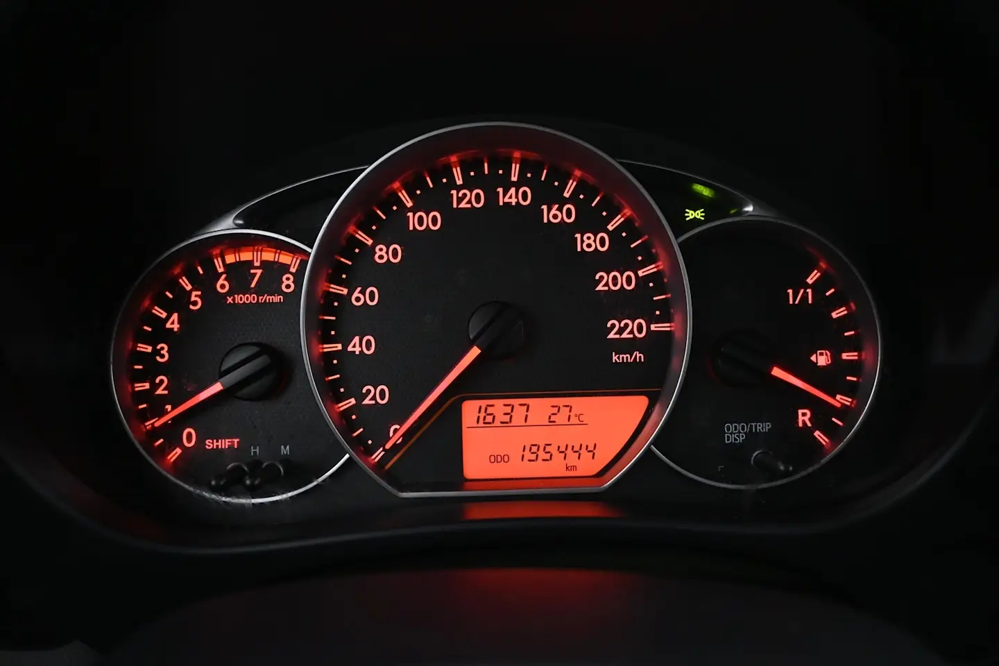 Car Image - 102m9H8HpcrtDeaxpiWeiK