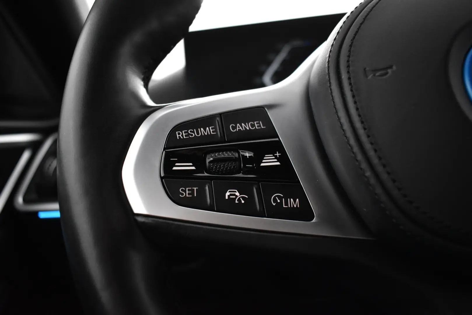 Car Image - Yb0MM4w2iCKx0HppUfW64