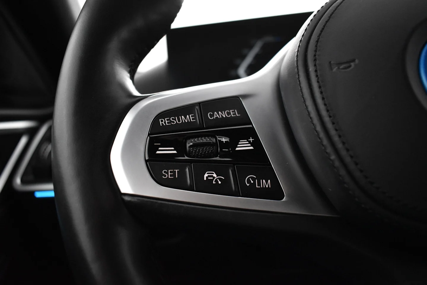 Car Image - Yb0MM4w2iCKx0HppUfW64