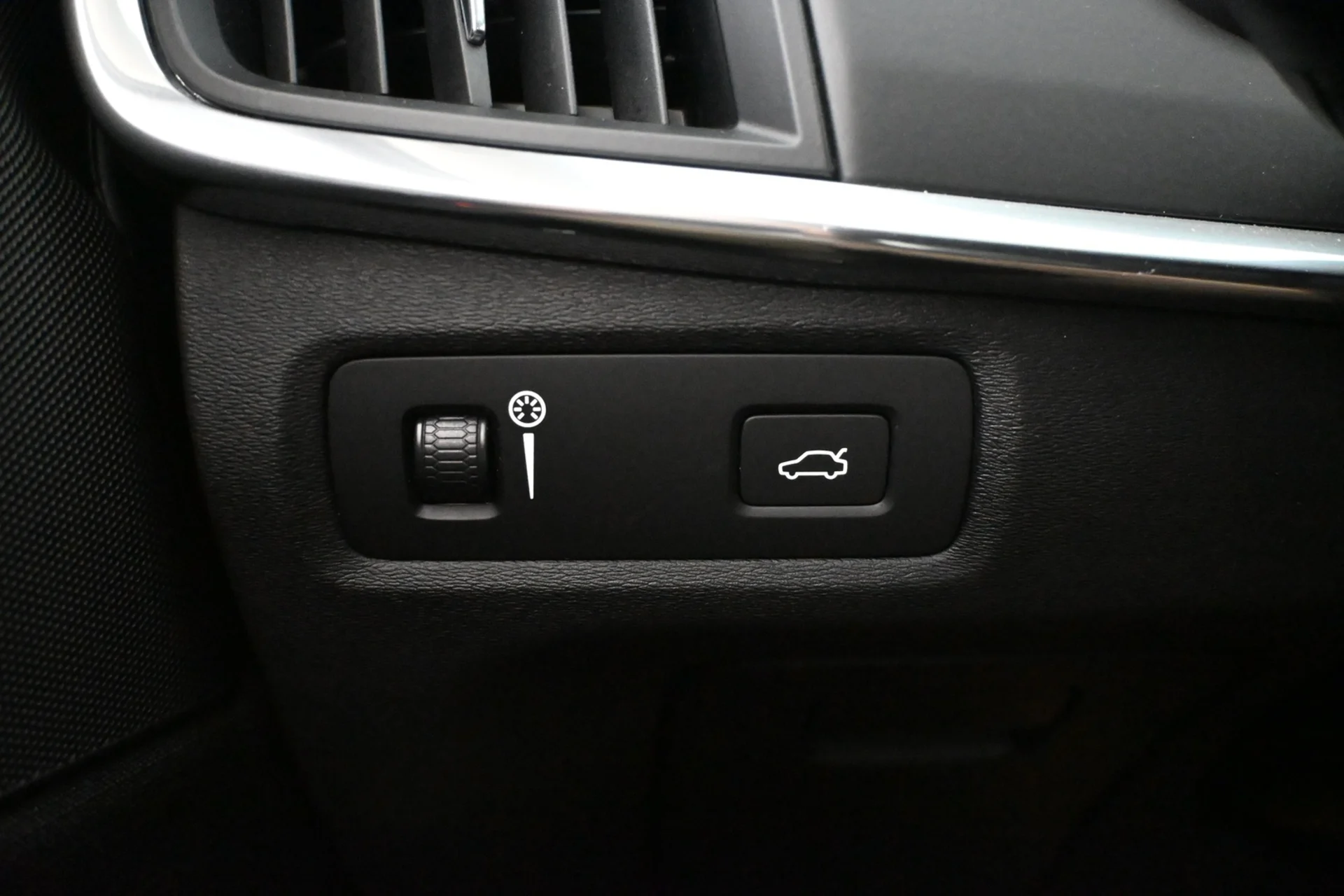 Car Image - 2KA6xrBdKg0Xnuvqm0AMhf