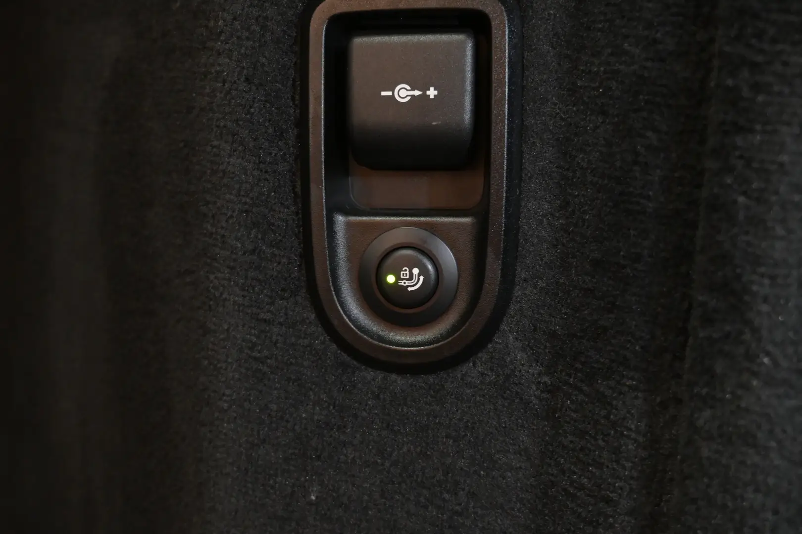 Car Image - 2pvAPFogXsZDI9NkGAfZKG