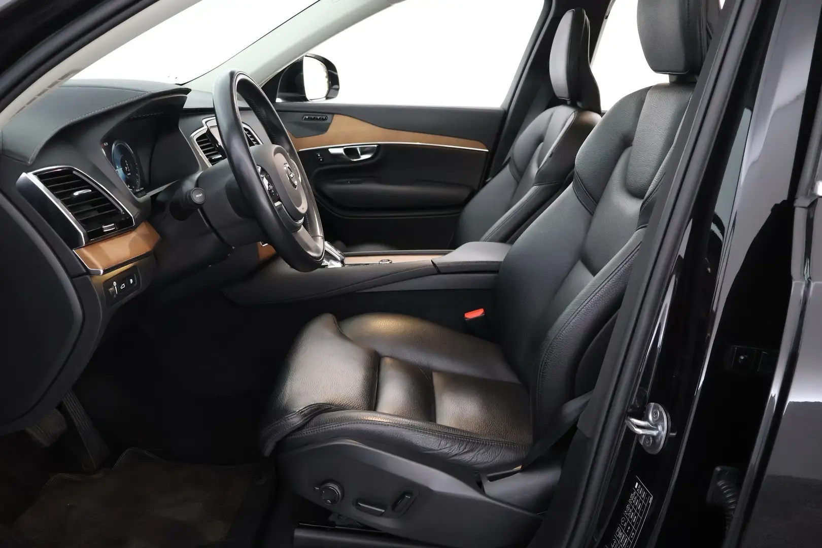 Car Image - 3tNxV0jiomKrE6qTfGiJLz