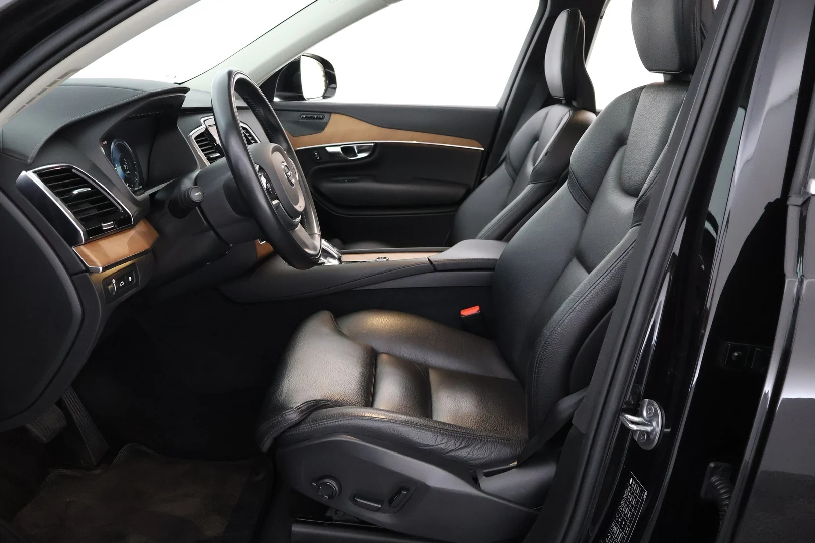 Car Image - 3tNxV0jiomKrE6qTfGiJLz