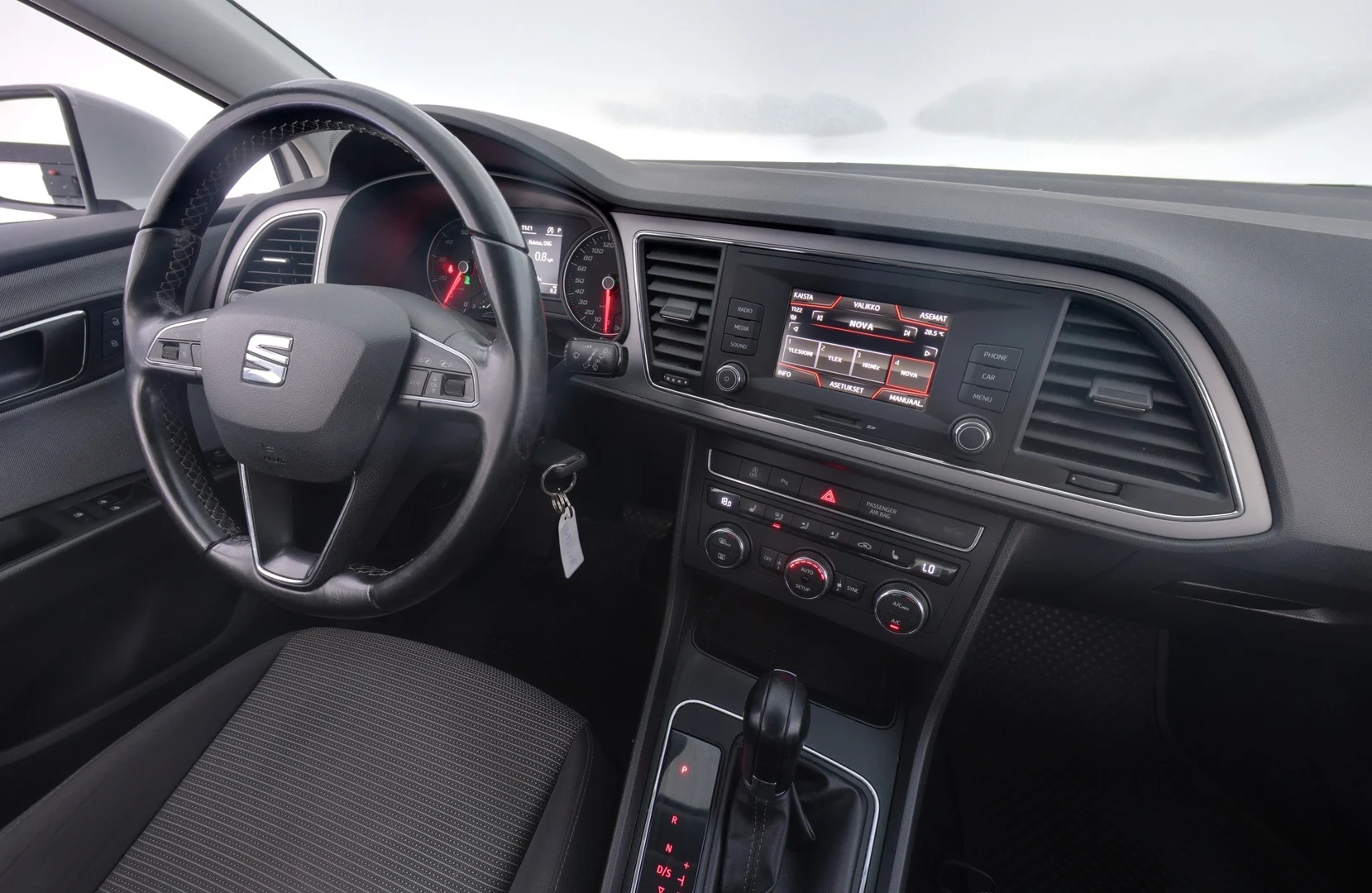 Car Image - 7fJHoaxZRciw5g0e4hTr2V