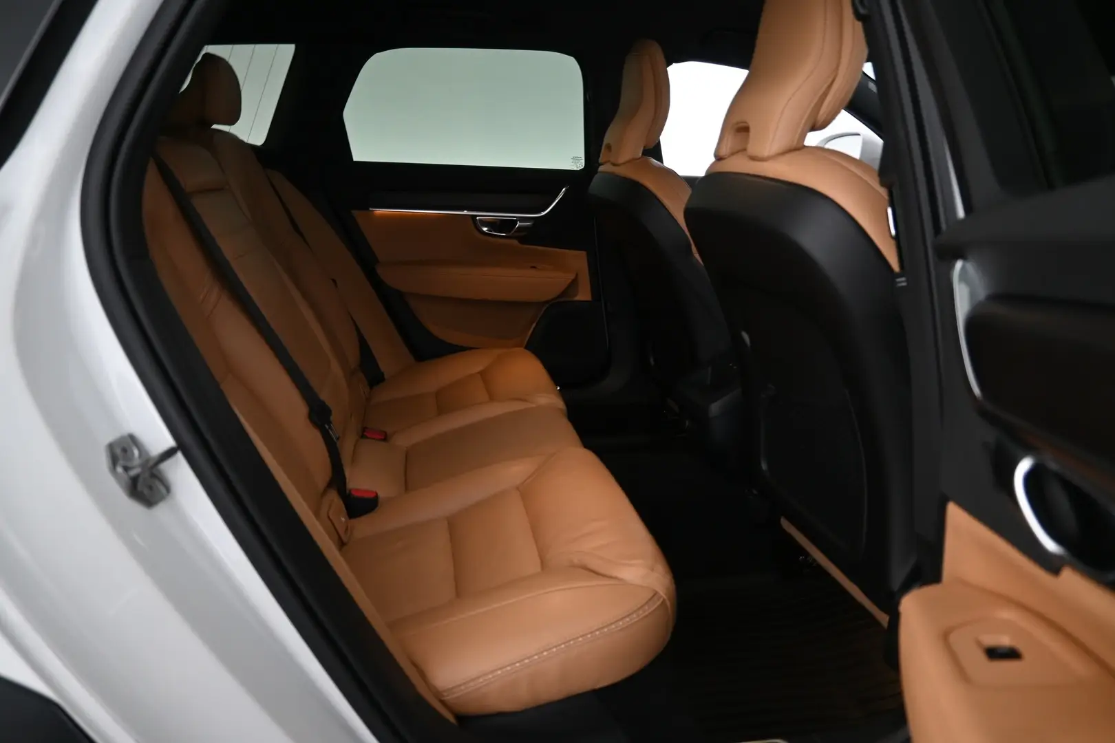 Car Image - 4JO2hyESJ2ucNvv72lsXn