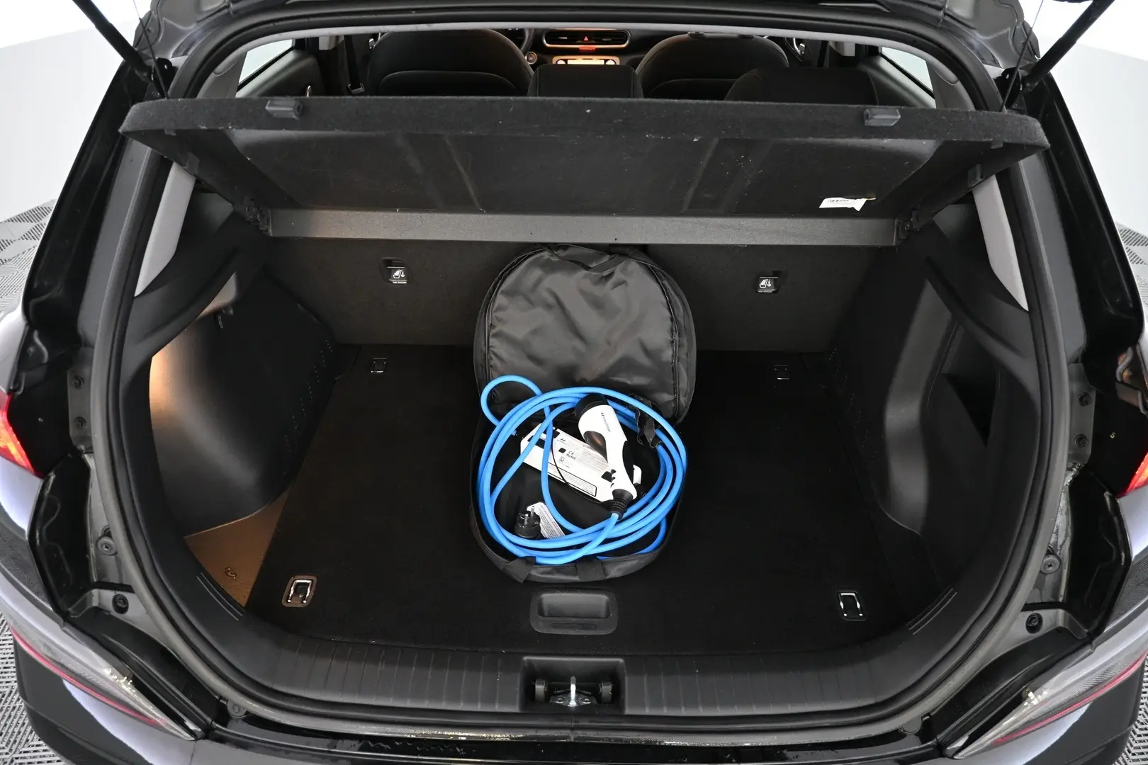 Car Image - 1UTOcpDiYh6tj4aAtmx4AG