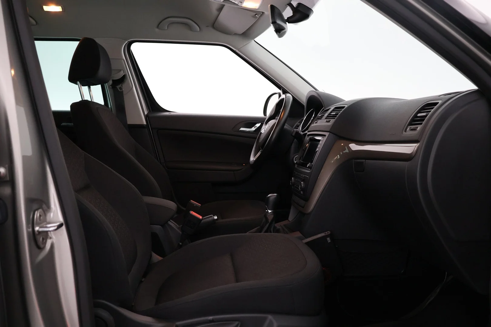 Car Image - nTCUiRCIUBUEmipMMOqY9