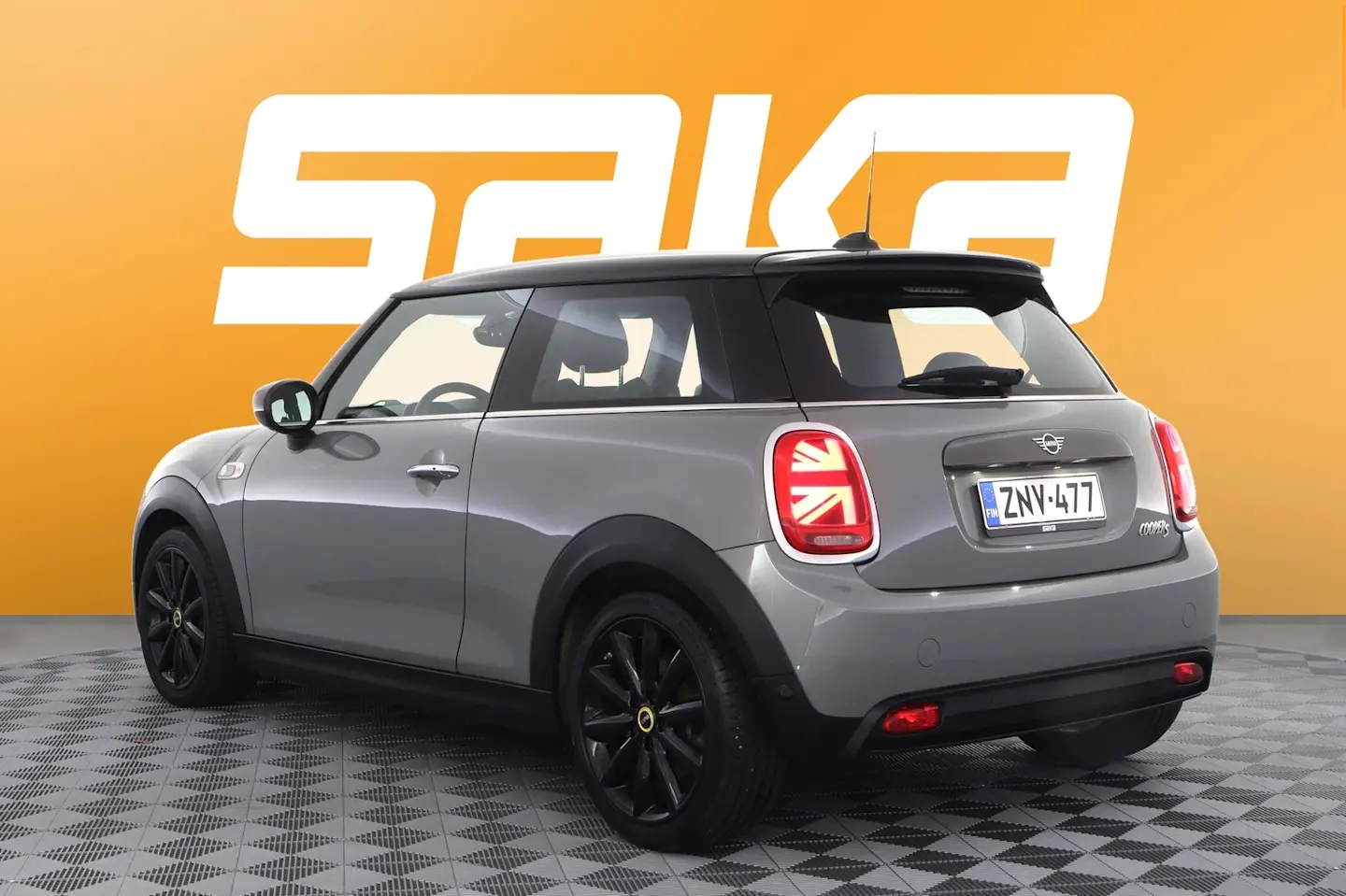 Car Image - 5cL9SRF7k3P4BnzPH05bd2