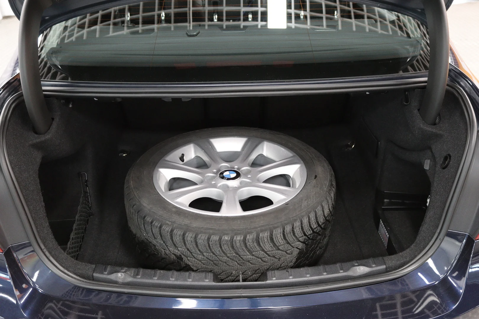 Car Image - Xvd42jxaVaFmPRf5fSVdh